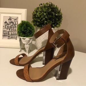 Women’s shoes